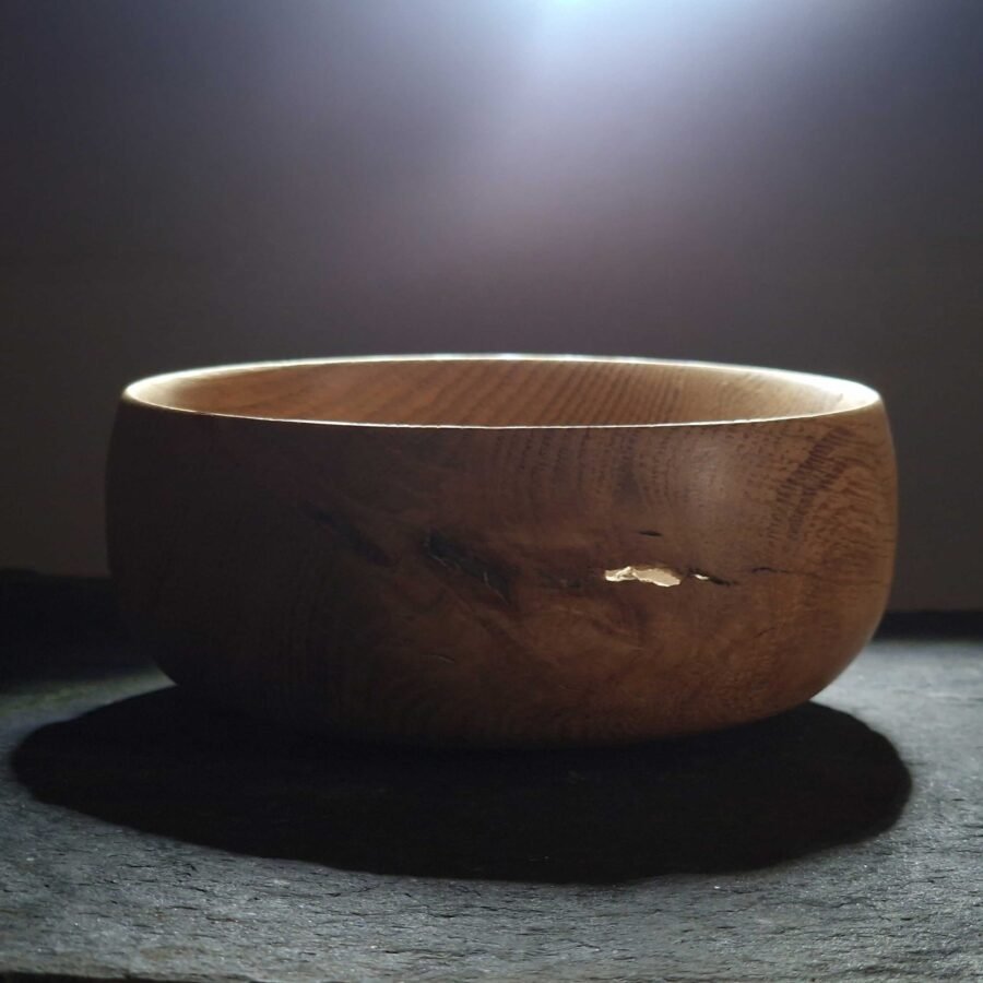 Light details of small oak bowl