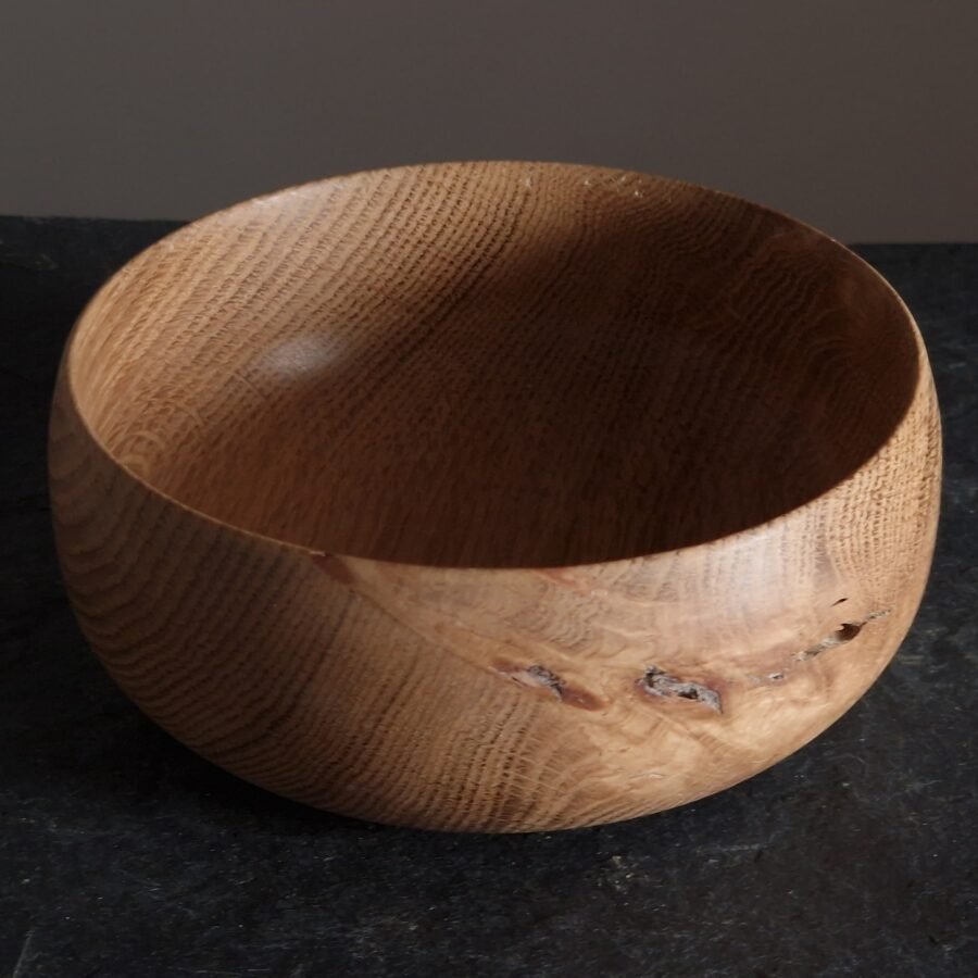 grain and knot details of Small Oak Bowl