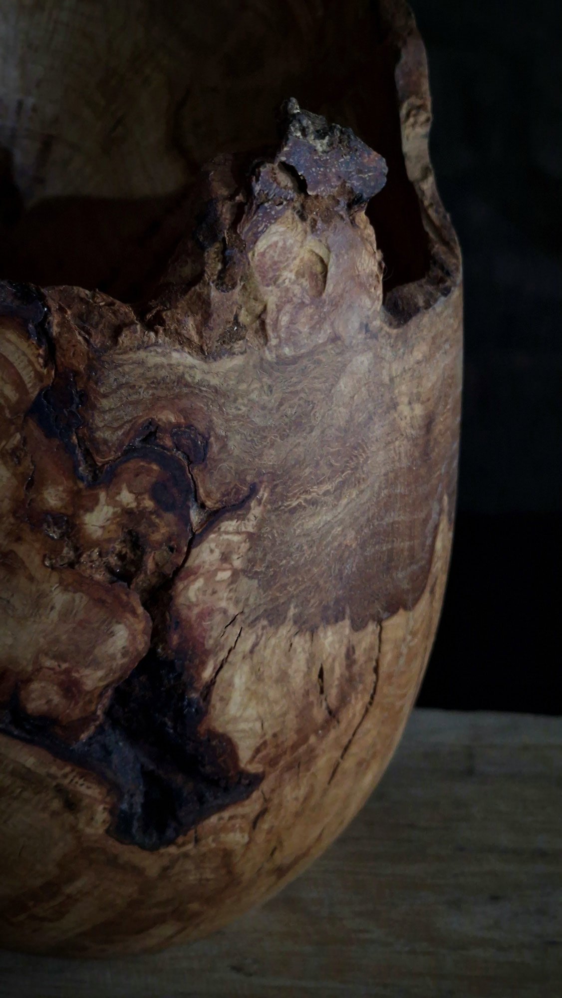 ash burr vessel close up detail