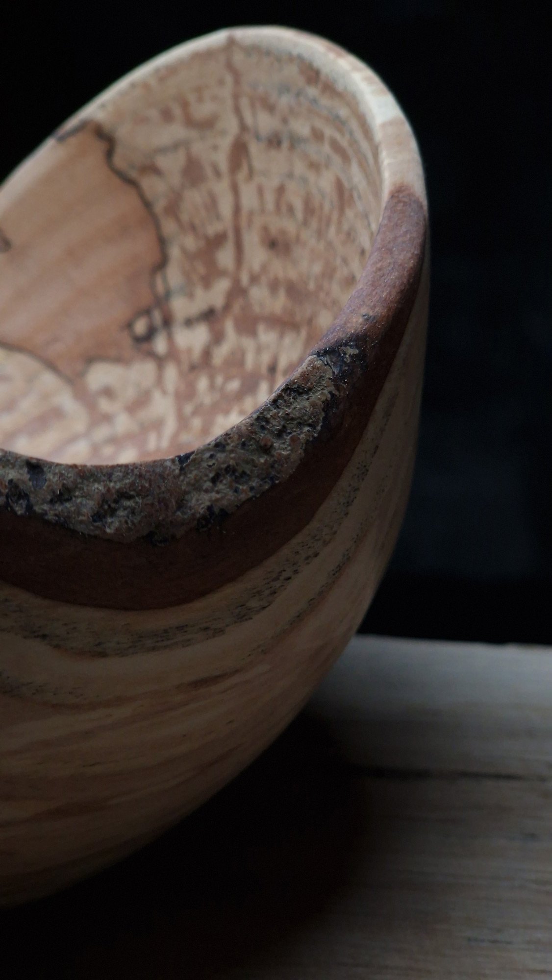 live edge ash bowl detail close up